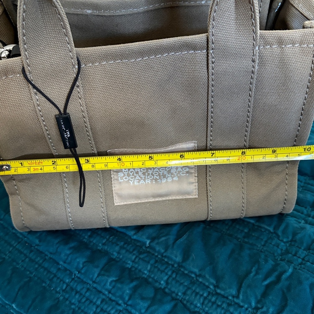 Marc Jacobs olive green Canvas Mini Tote with Marc Jacob’s Pink Bow patch - Picture 16 of 17